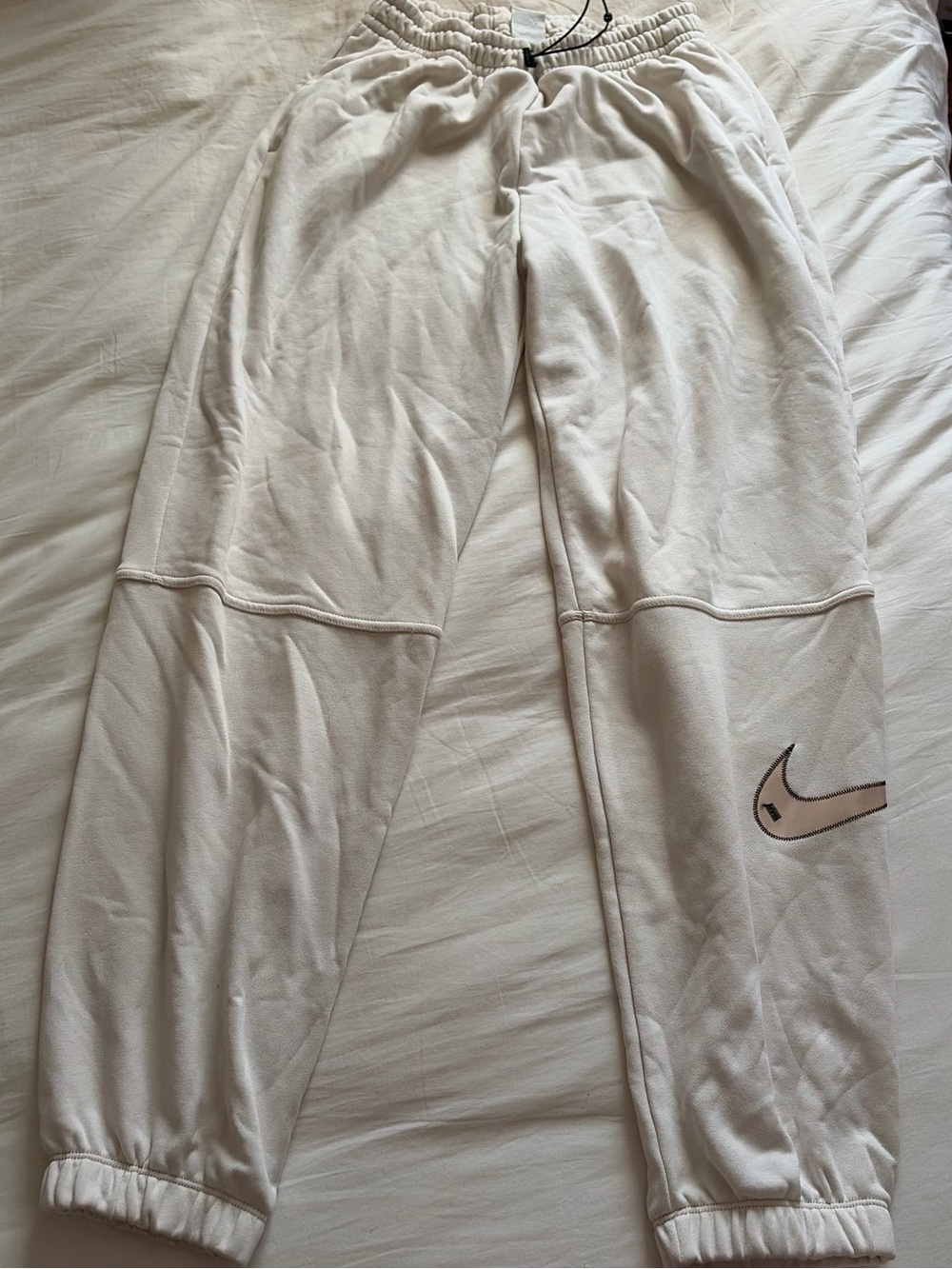 Nike Cream Track/Sweatpants